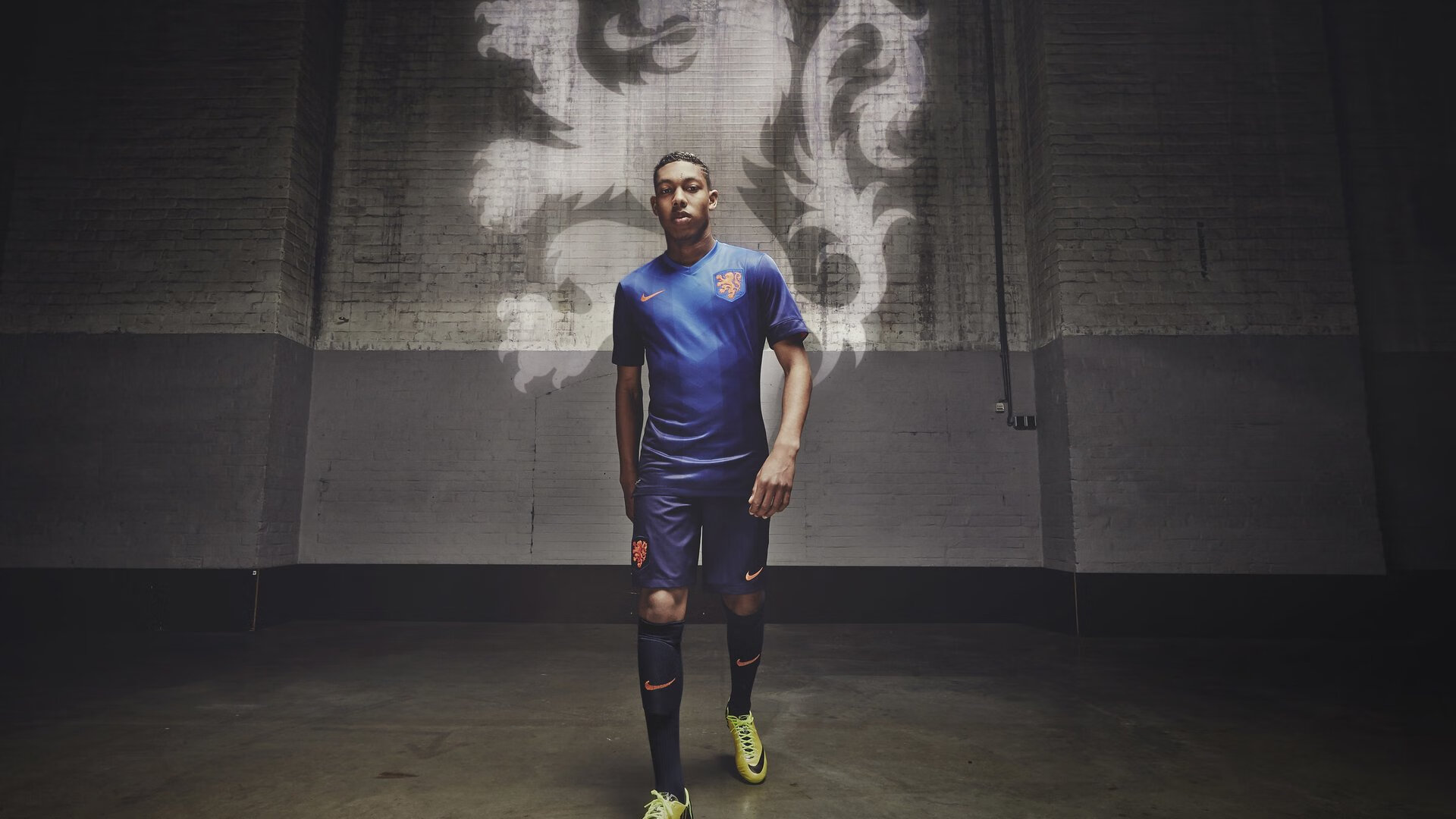 开云·体育官网APP下载-逆风翻盘：欧冠中最震撼的逆转胜利汇总，欧冠经典逆转比赛